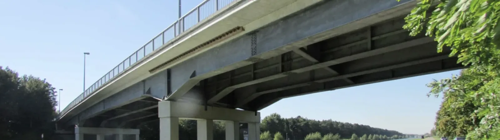 Verzinkt staal in de bruggenbouw