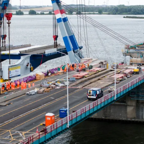Haringvlietbrug
