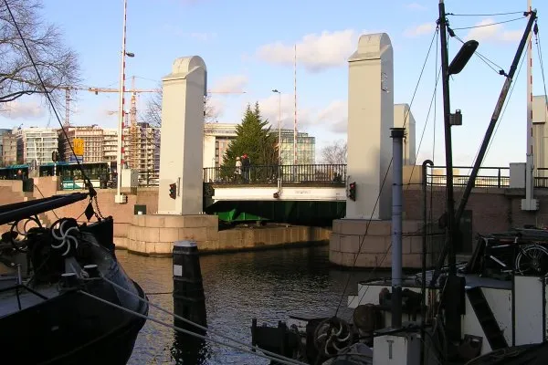 Hefbrug Kikkerbilsluis