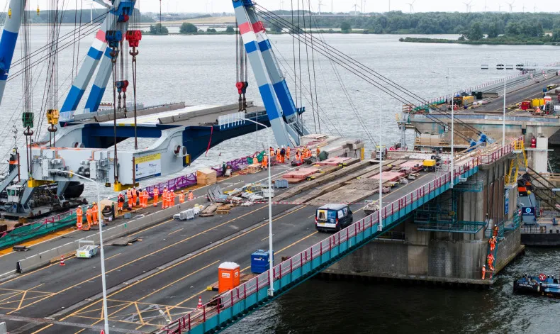Haringvlietbrug